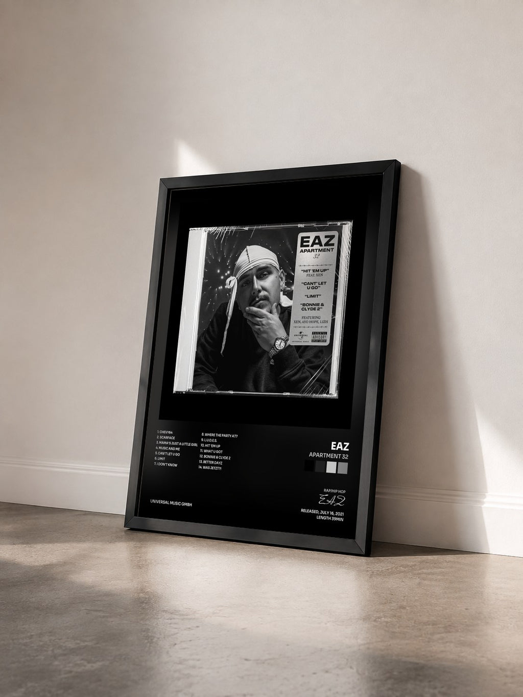 #noir Tableau de l'album Apartment 32 de EAZ vu de trois quarts, cadre noir