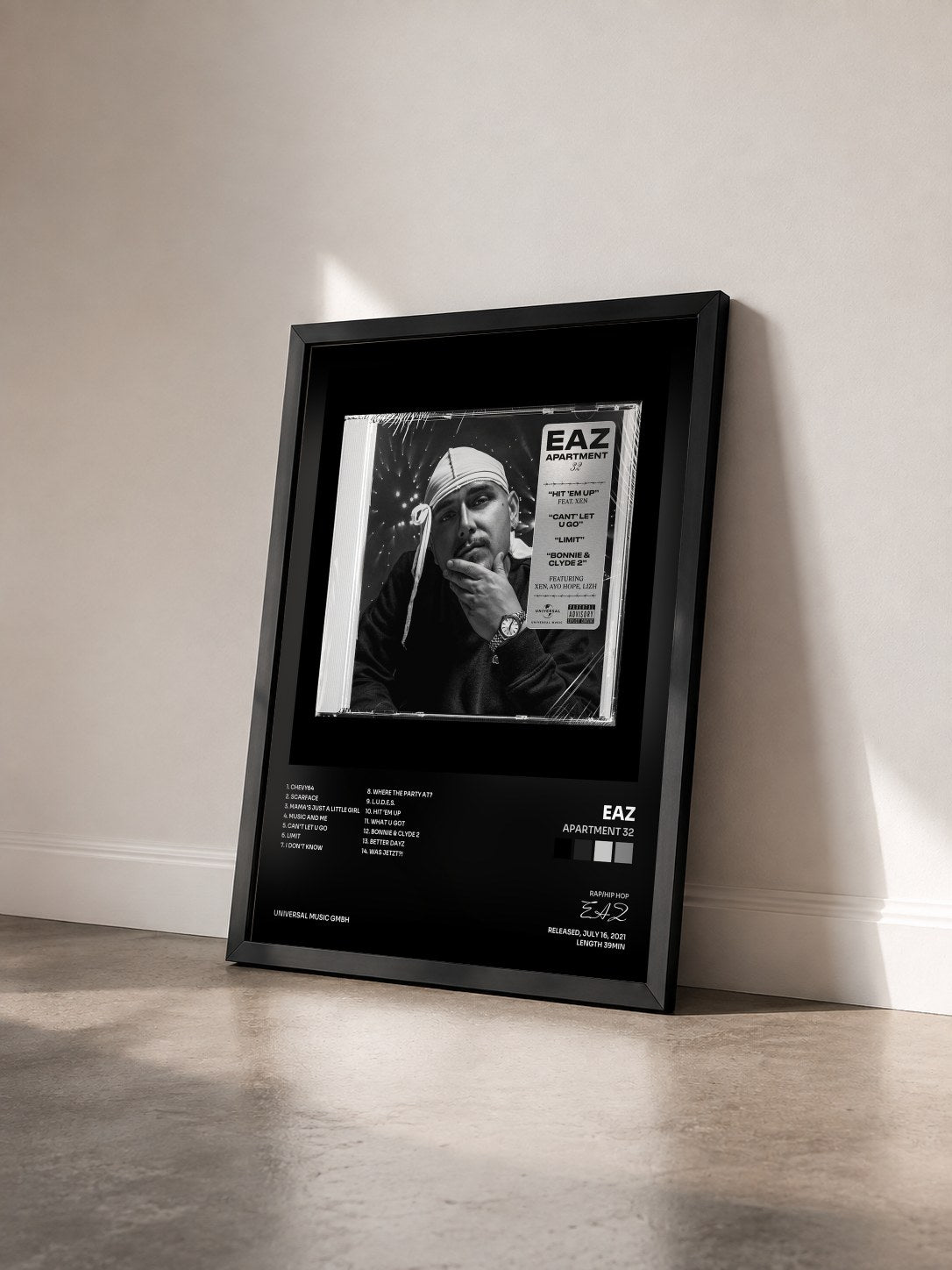 #noir Tableau de l'album Apartment 32 de EAZ vu de trois quarts, cadre noir