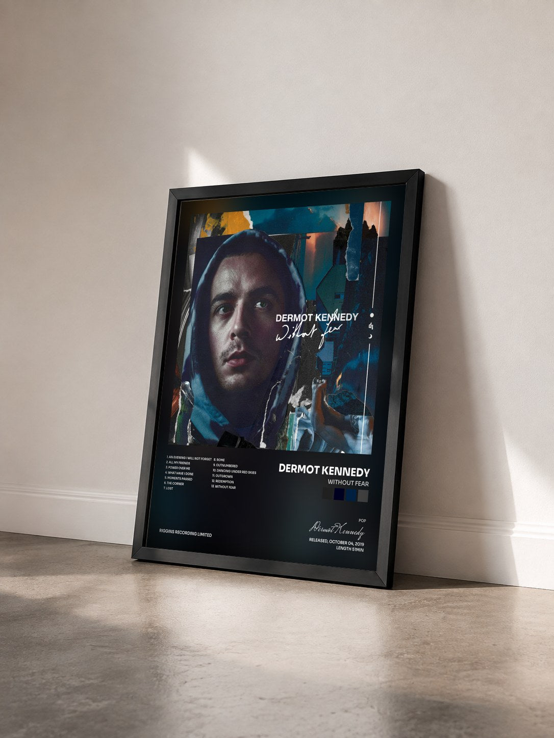 #noir Tableau de l'album Without Fear de Dermot Kennedy vu de trois quarts, cadre noir
