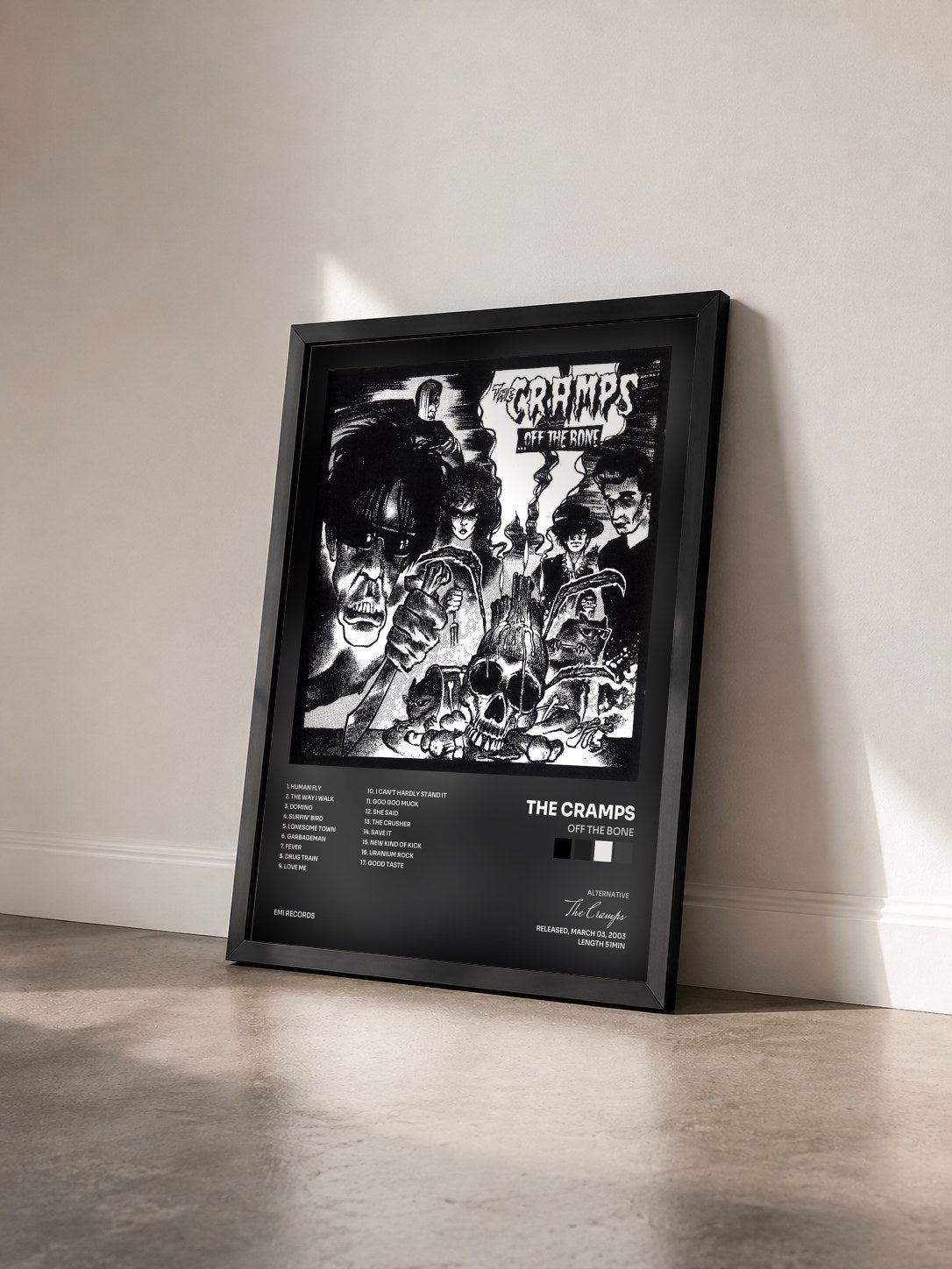 #noir Tableau de l'album Off The Bone de The Cramps vu de trois quarts, cadre noir