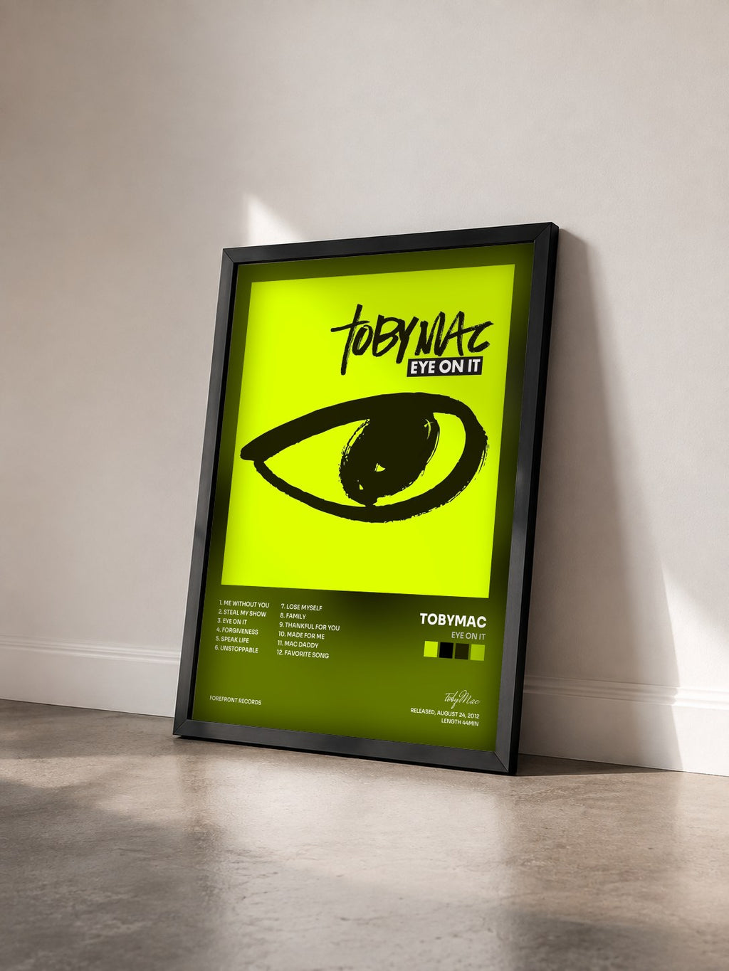 #noir Tableau de l'album Eye On It de tobyMac vu de trois quarts, cadre noir