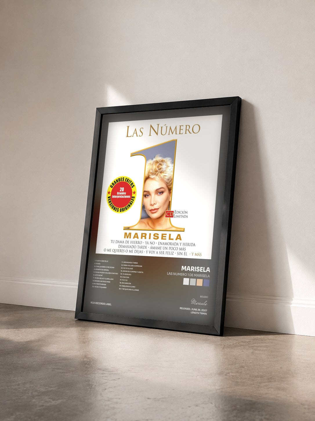 #noir Tableau de l'album Las Numero 1 De Marisela de Marisela vu de trois quarts, cadre noir