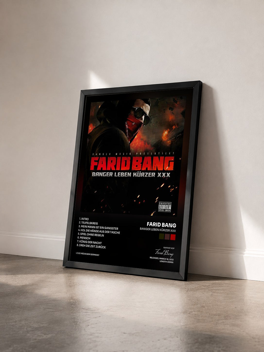 #noir Tableau de l'album Banger leben kürzer XXX de Farid Bang vu de trois quarts, cadre noir