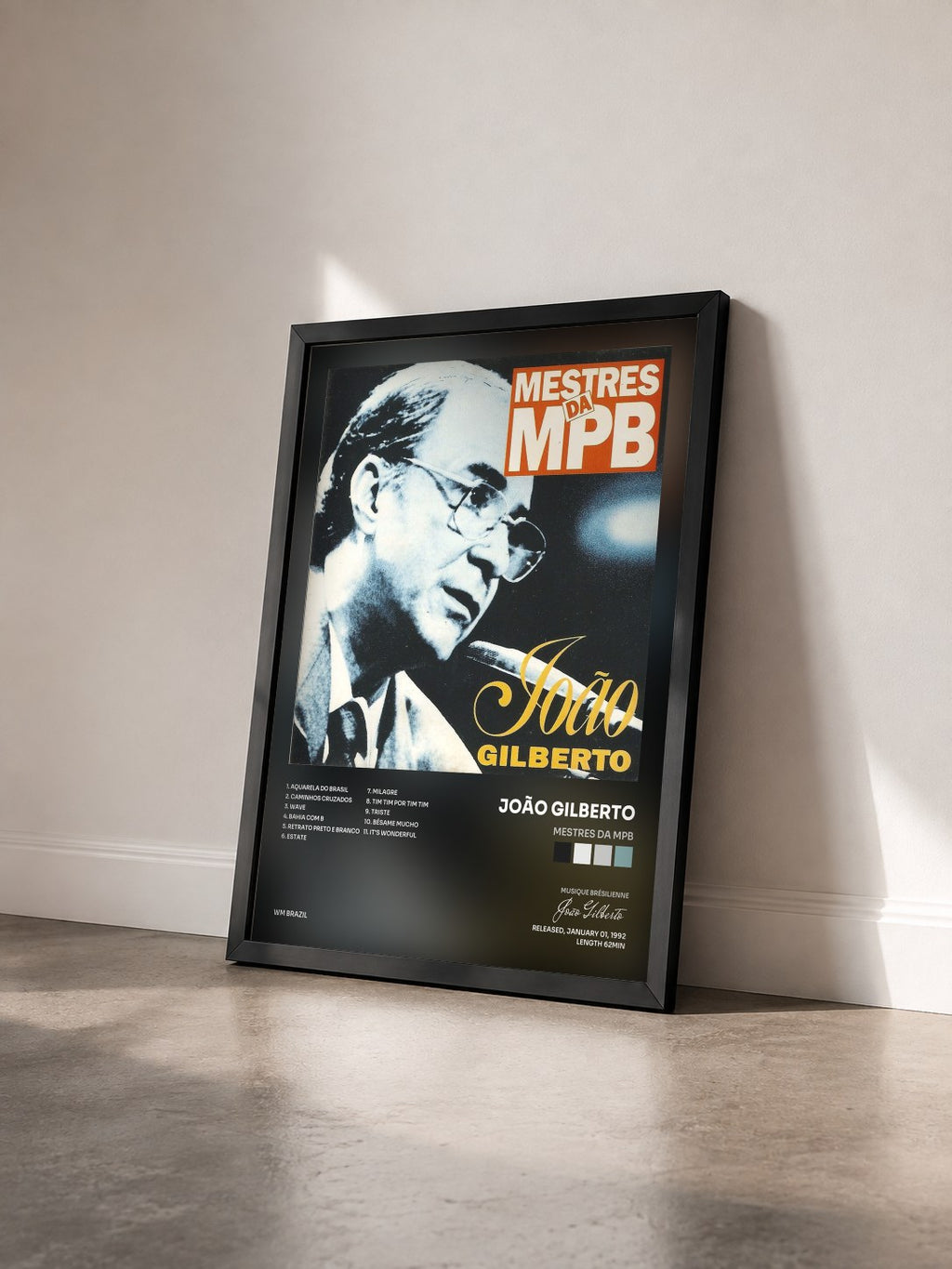 #noir Tableau de l'album Mestres da Mpb de João Gilberto vu de trois quarts, cadre noir