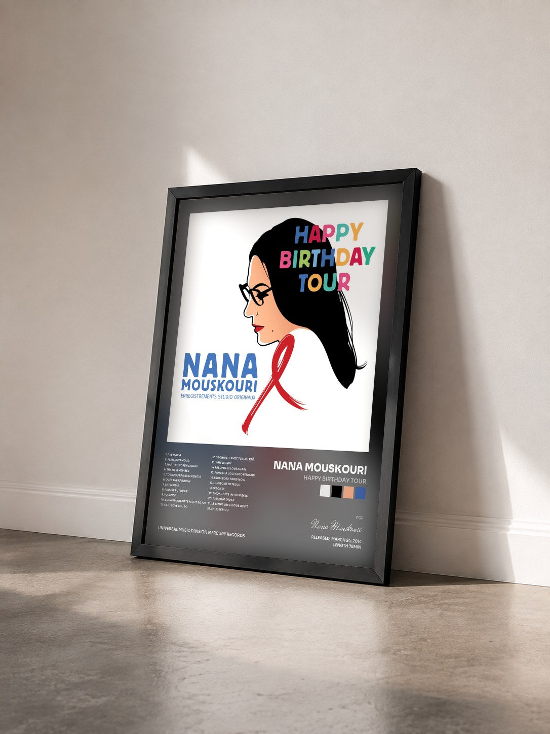 #noir Tableau de l'album Happy Birthday Tour de Nana Mouskouri vu de trois quarts, cadre noir