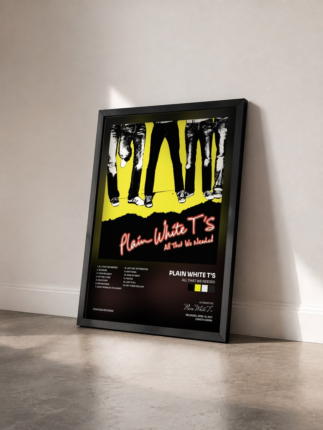 #noir Tableau de l'album All That We Needed de Plain White T's vu de trois quarts, cadre noir
