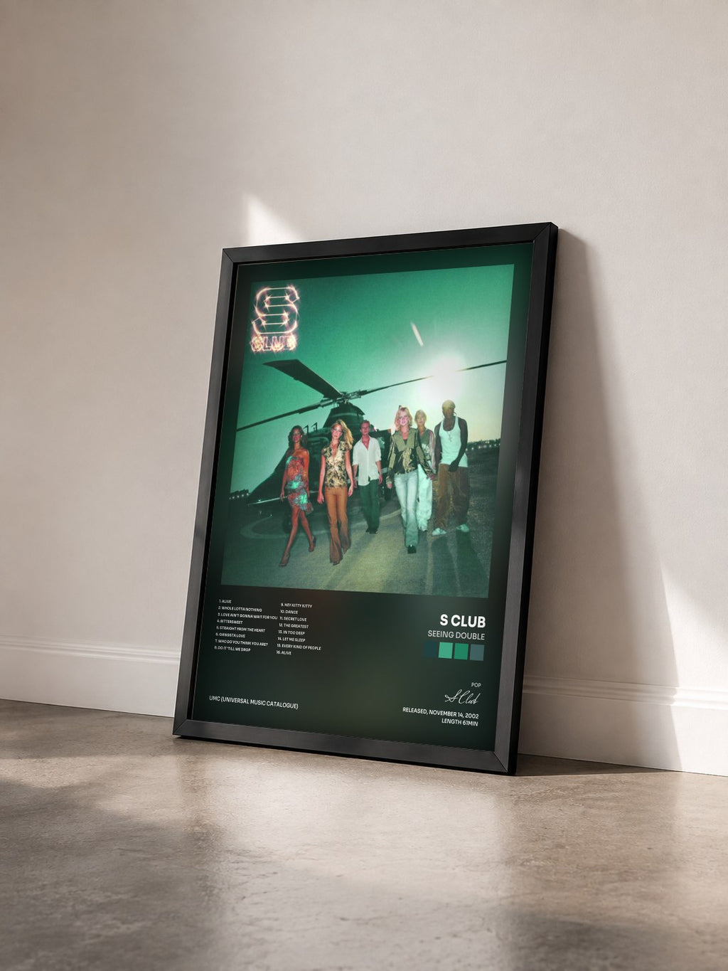 #noir Tableau de l'album Seeing Double de S Club vu de trois quarts, cadre noir