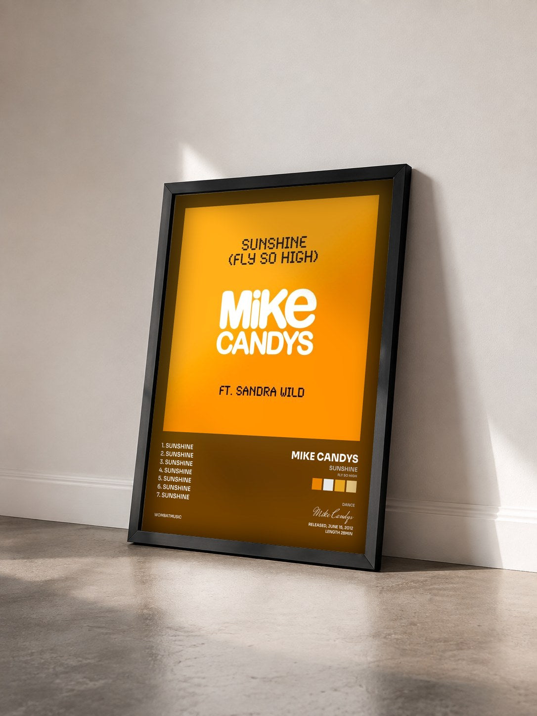 #noir Tableau de l'album Sunshine (Fly so High) de Mike Candys vu de trois quarts, cadre noir