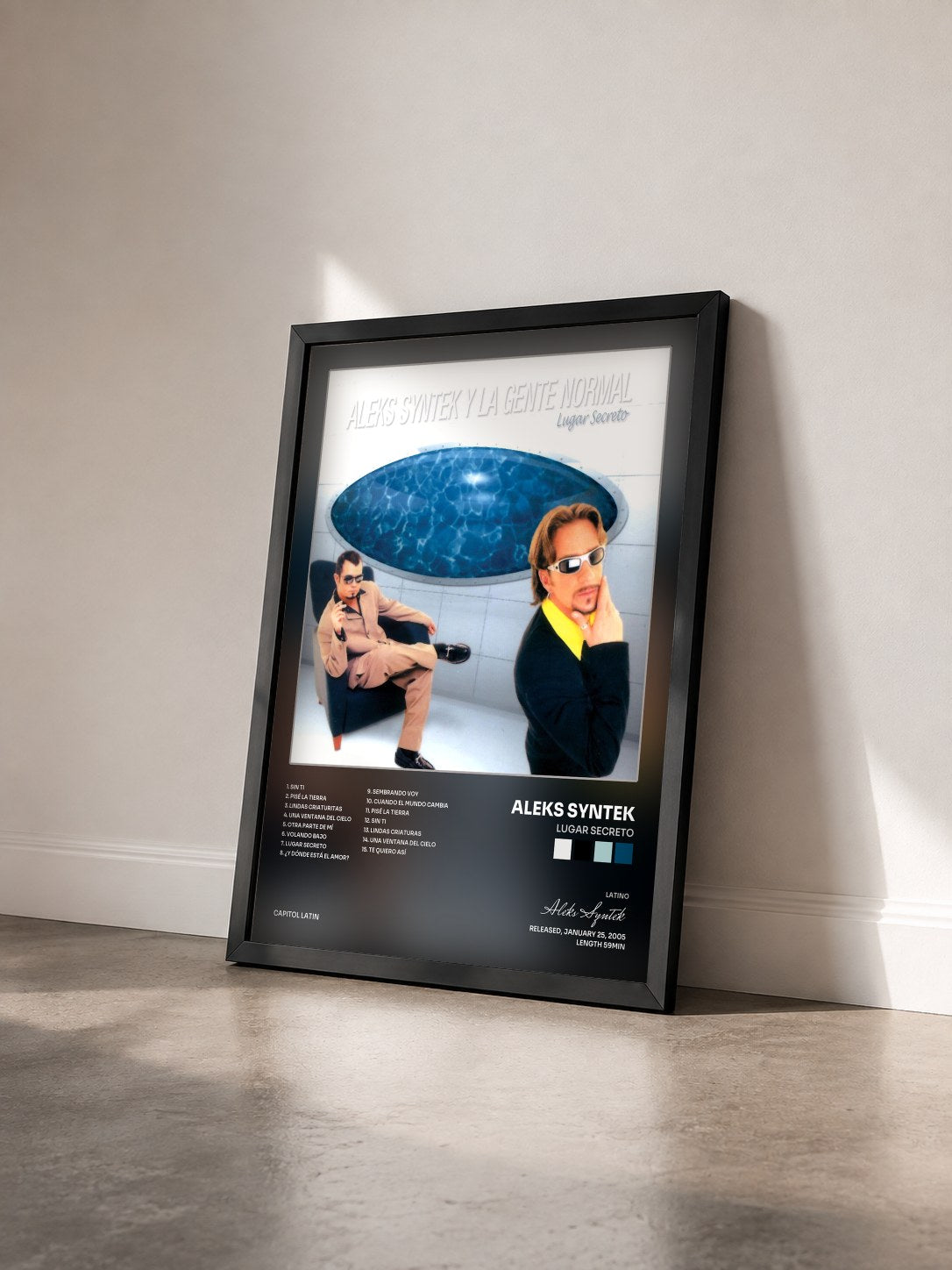 #noir Tableau de l'album Lugar Secreto de Aleks Syntek vu de trois quarts, cadre noir