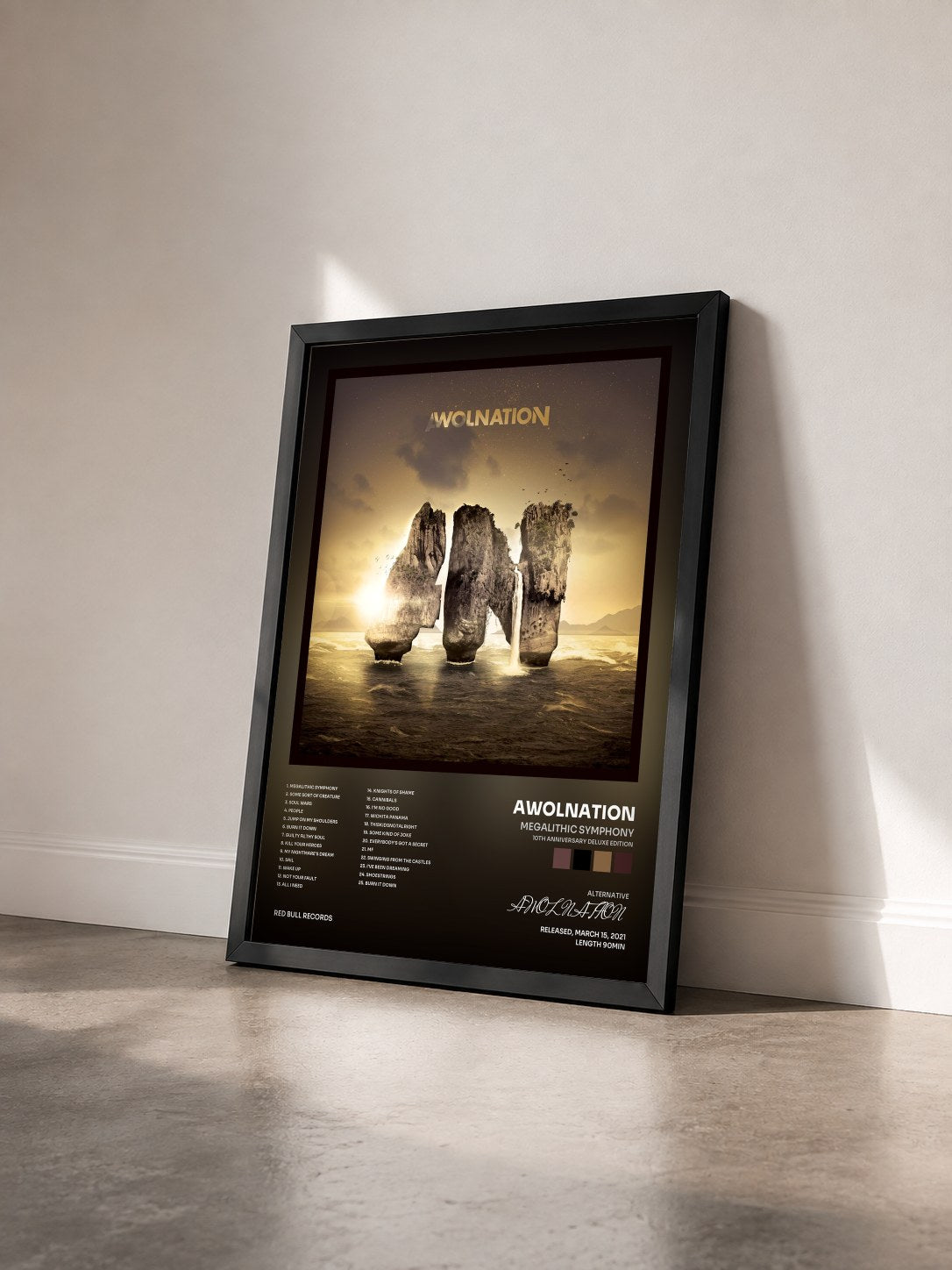 #noir Tableau de l'album Megalithic Symphony (10th Anniversary Deluxe Edition) de AWOLNATION vu de trois quarts, cadre noir