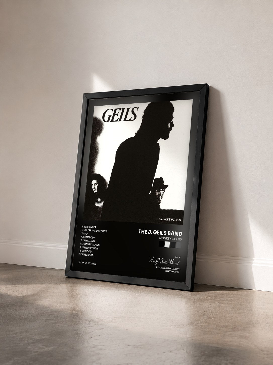 #noir Tableau de l'album Monkey Island de The J. Geils Band vu de trois quarts, cadre noir
