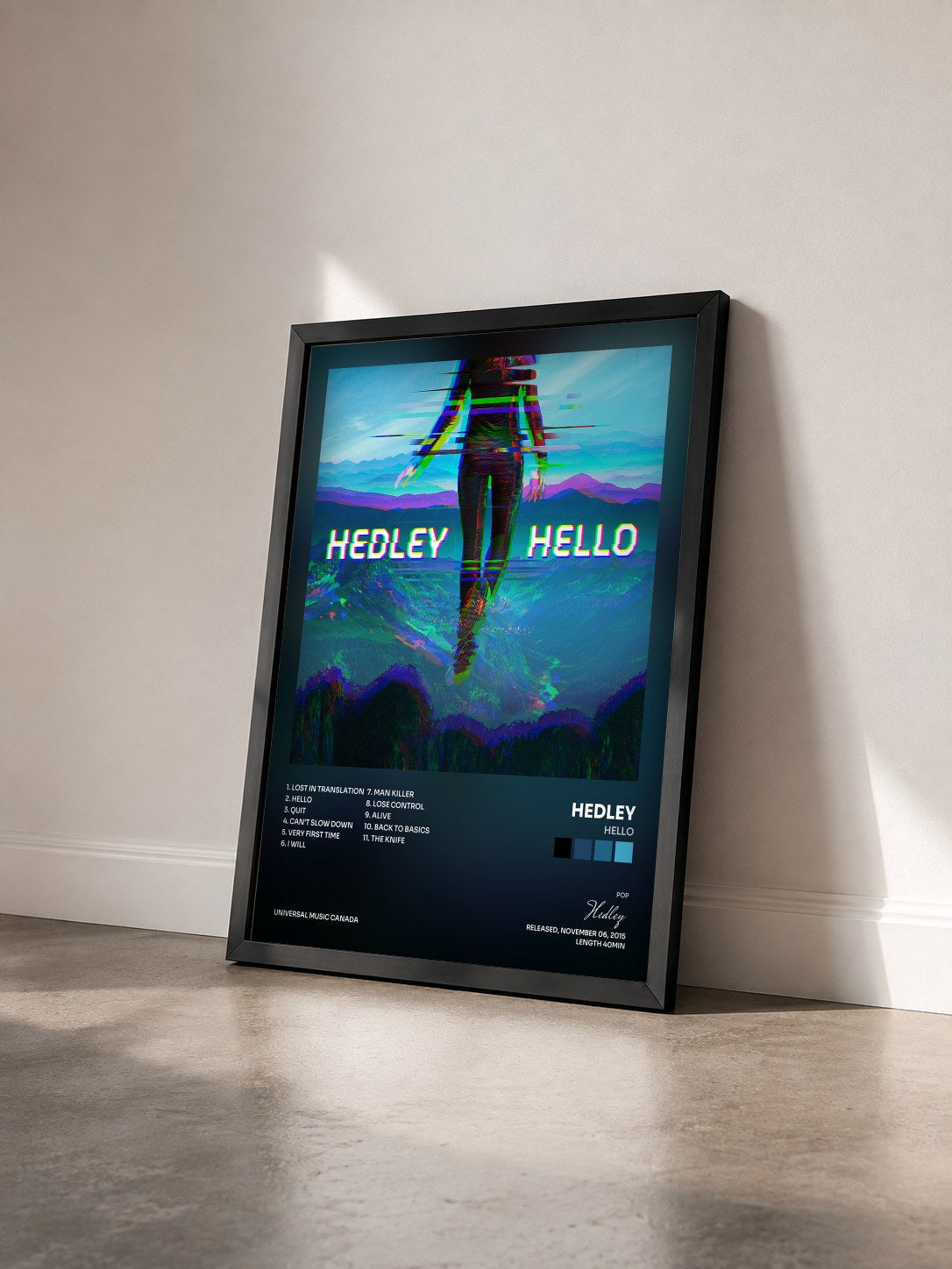 #noir Tableau de l'album Hello de Hedley vu de trois quarts, cadre noir