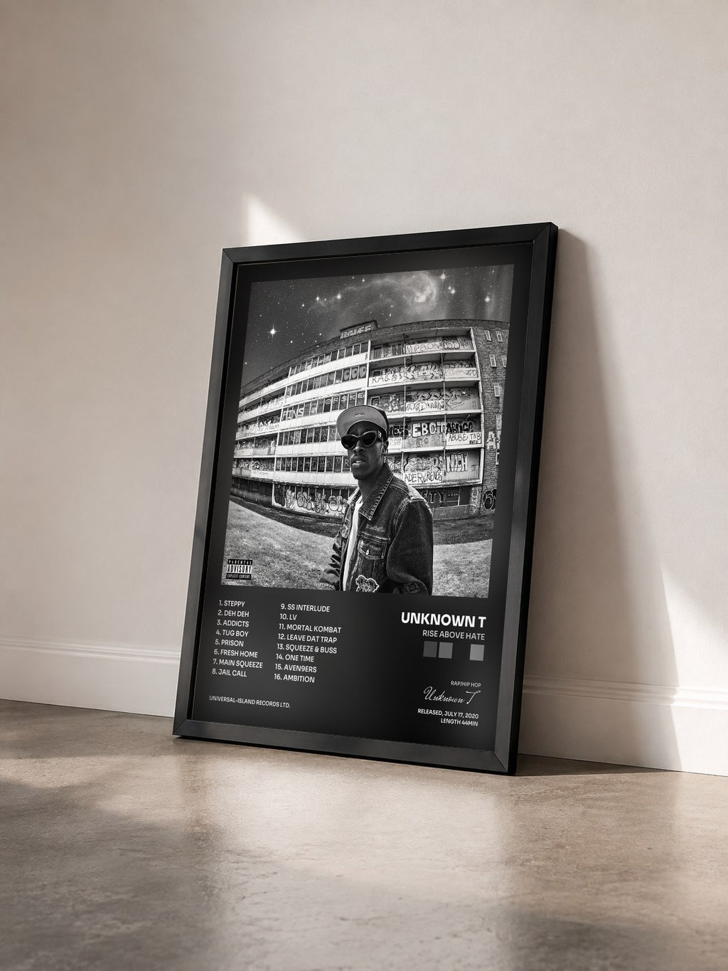 #noir Tableau de l'album Rise Above Hate de Unknown T vu de trois quarts, cadre noir