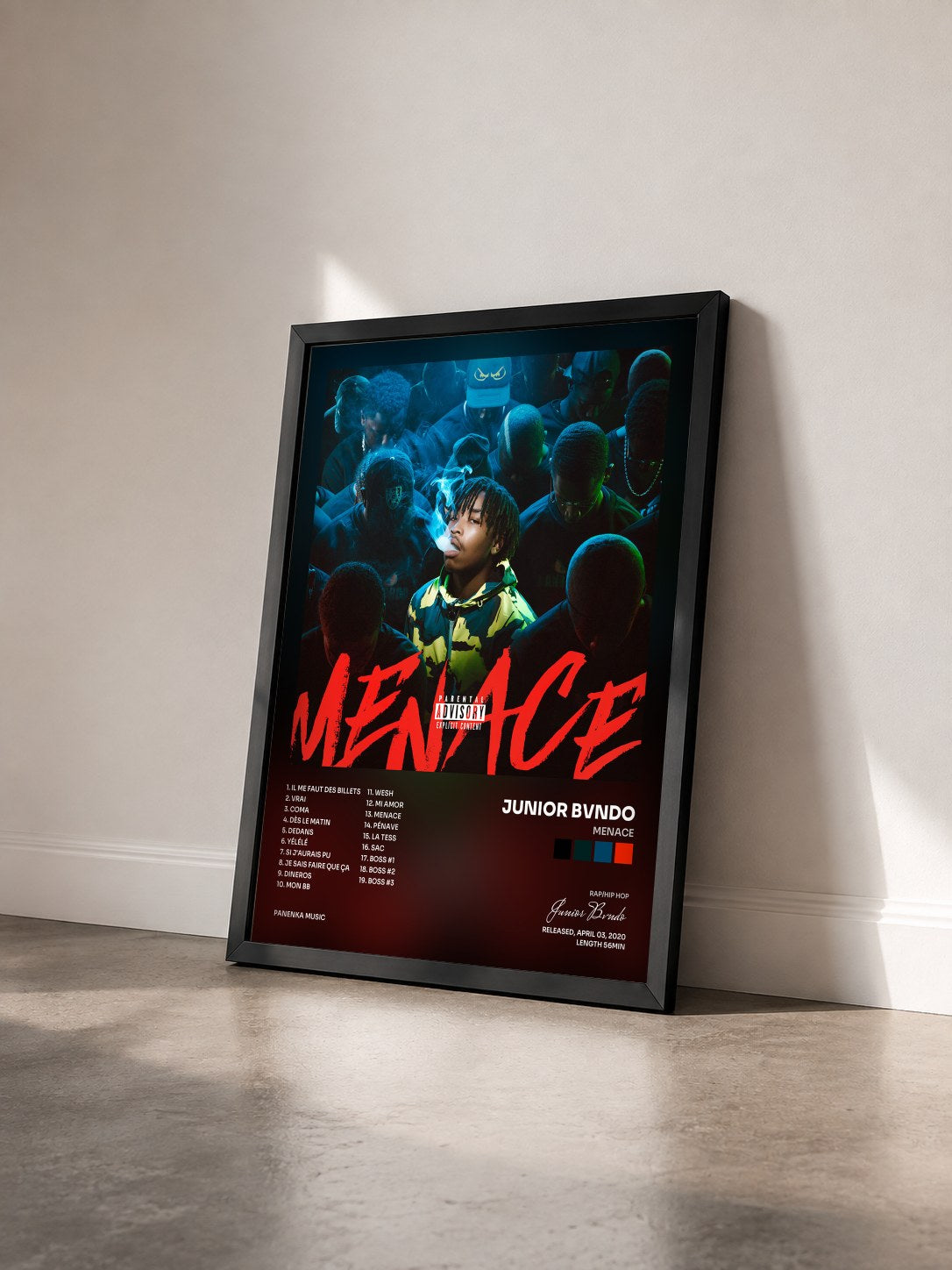 #noir Tableau de l'album Menace de Junior Bvndo vu de trois quarts, cadre noir