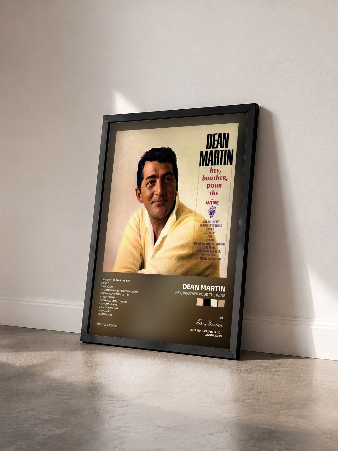 #noir Tableau de l'album Hey, Brother Pour The Wine de Dean Martin vu de trois quarts, cadre noir