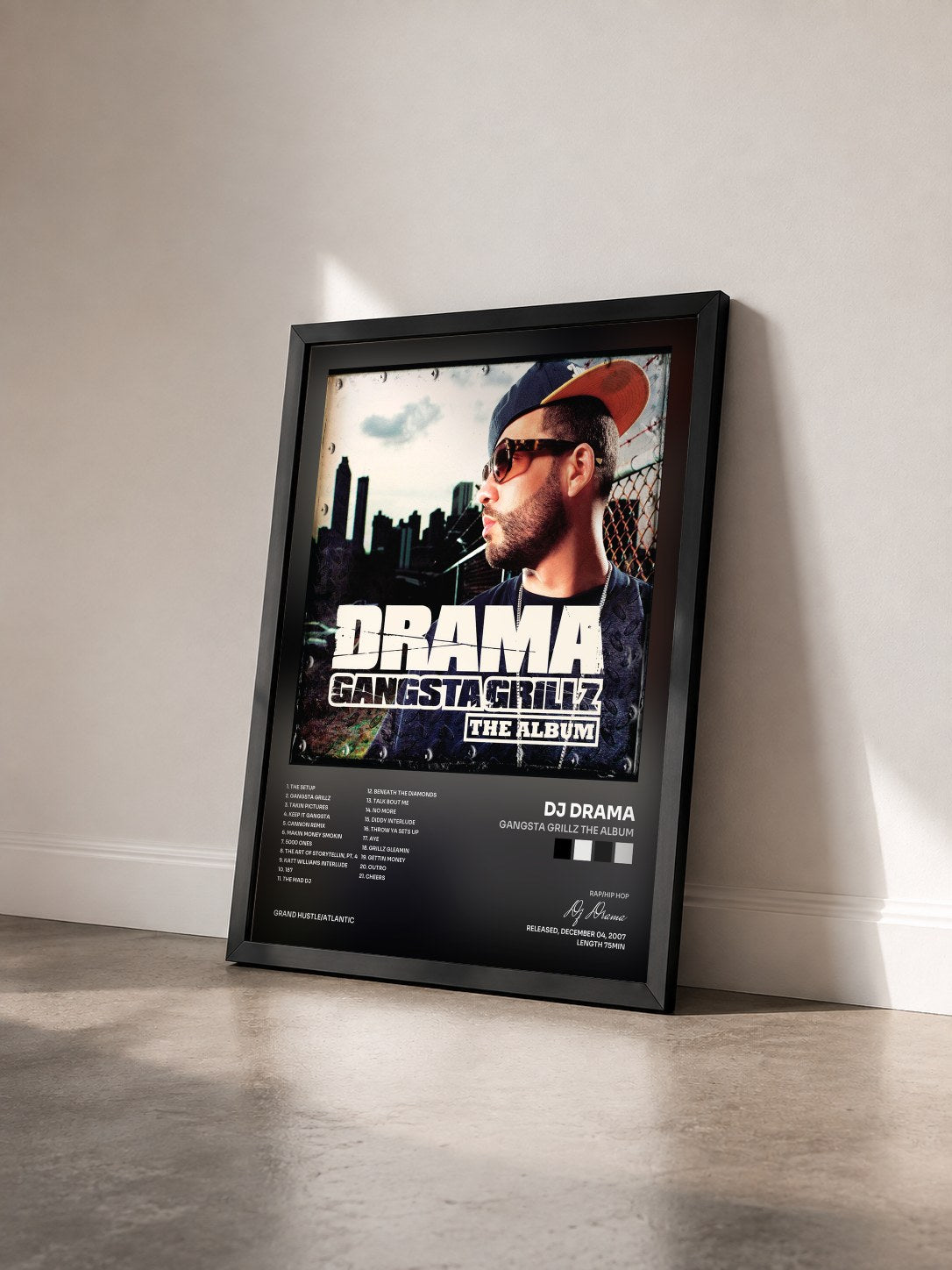 #noir Tableau de l'album Gangsta Grillz The Album de Dj Drama vu de trois quarts, cadre noir