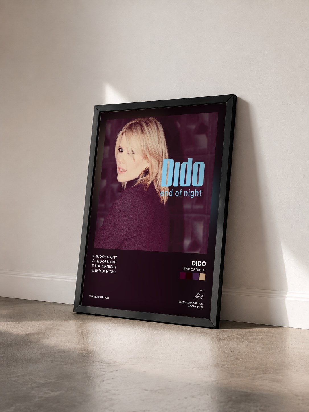 #noir Tableau de l'album End of Night de Dido vu de trois quarts, cadre noir