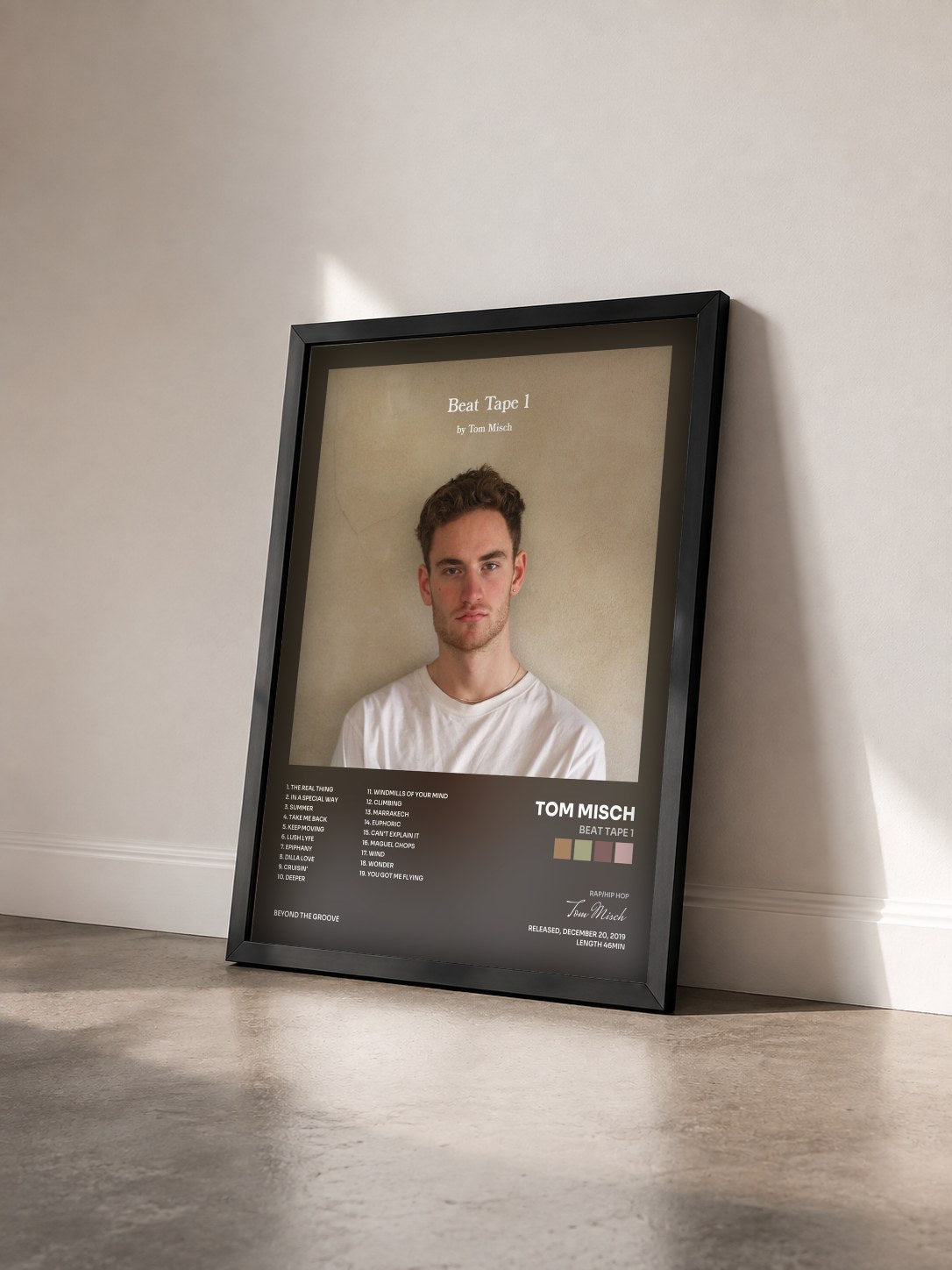#noir Tableau de l'album Beat Tape 1 de Tom Misch vu de trois quarts, cadre noir