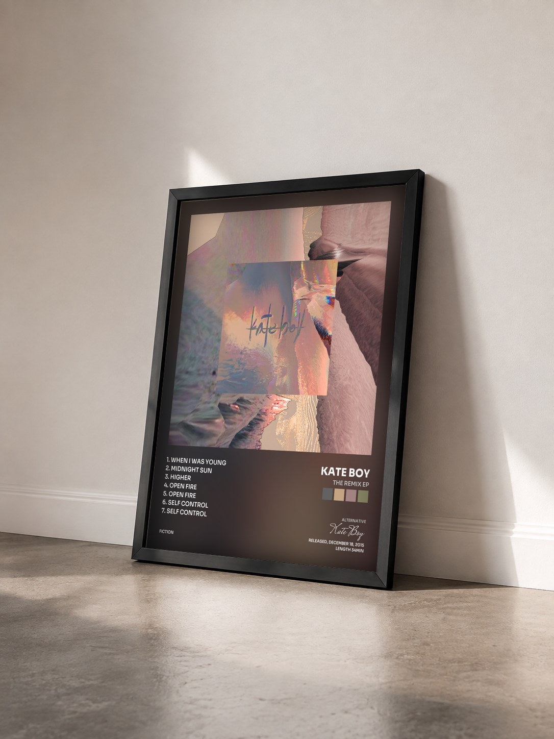 #noir Tableau de l'album The Remix EP de Kate Boy vu de trois quarts, cadre noir