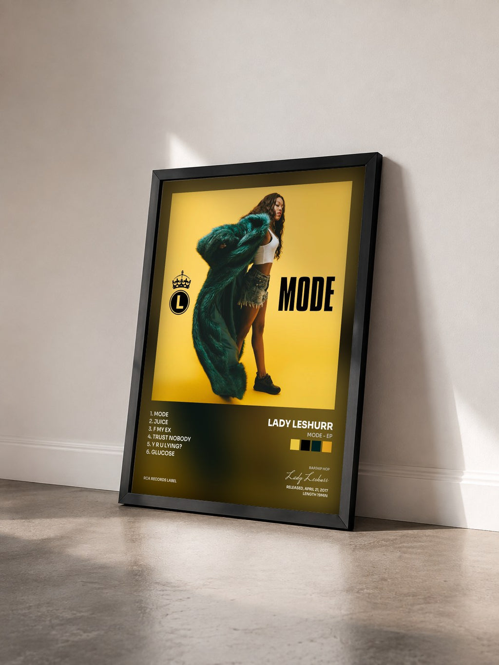 #noir Tableau de l'album Mode - EP de Lady Leshurr vu de trois quarts, cadre noir