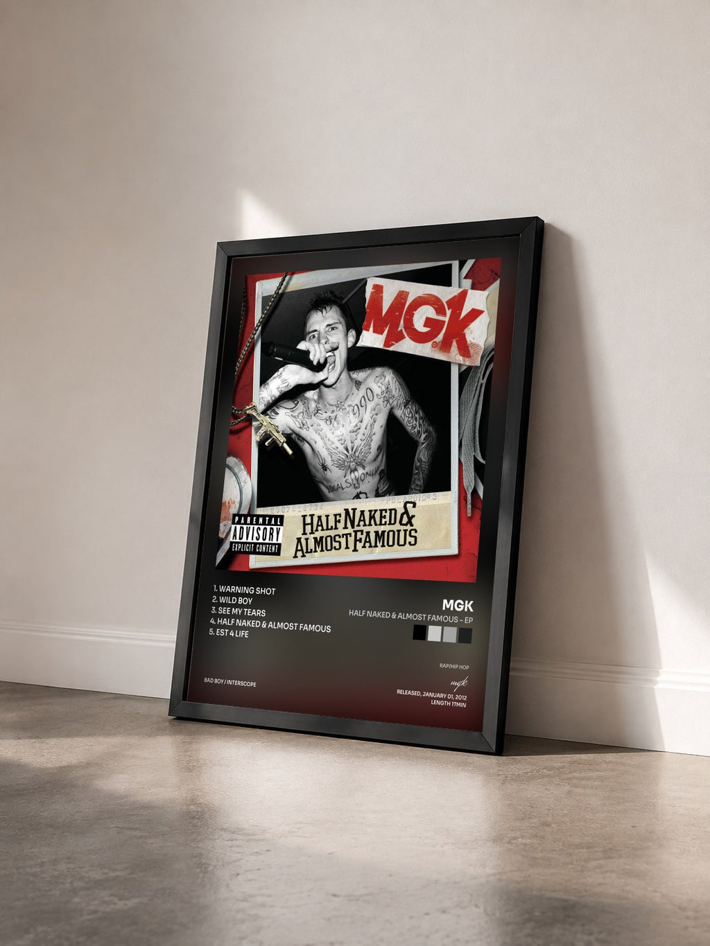 #noir Tableau de l'album Half Naked & Almost Famous - EP de mgk vu de trois quarts, cadre noir