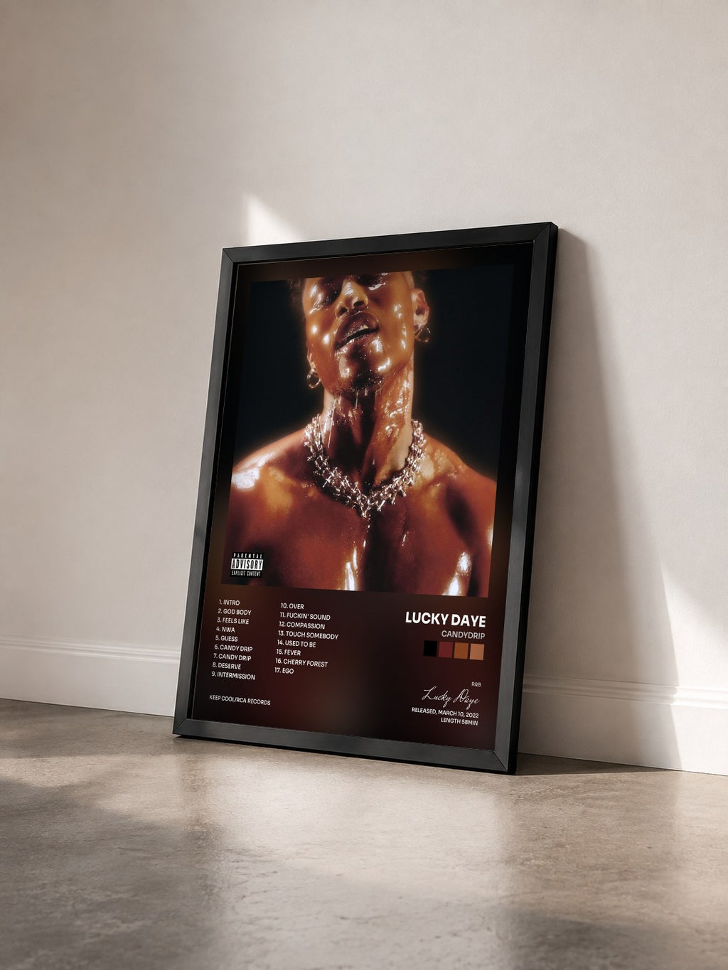 #noir Tableau de l'album Candydrip de Lucky Daye vu de trois quarts, cadre noir