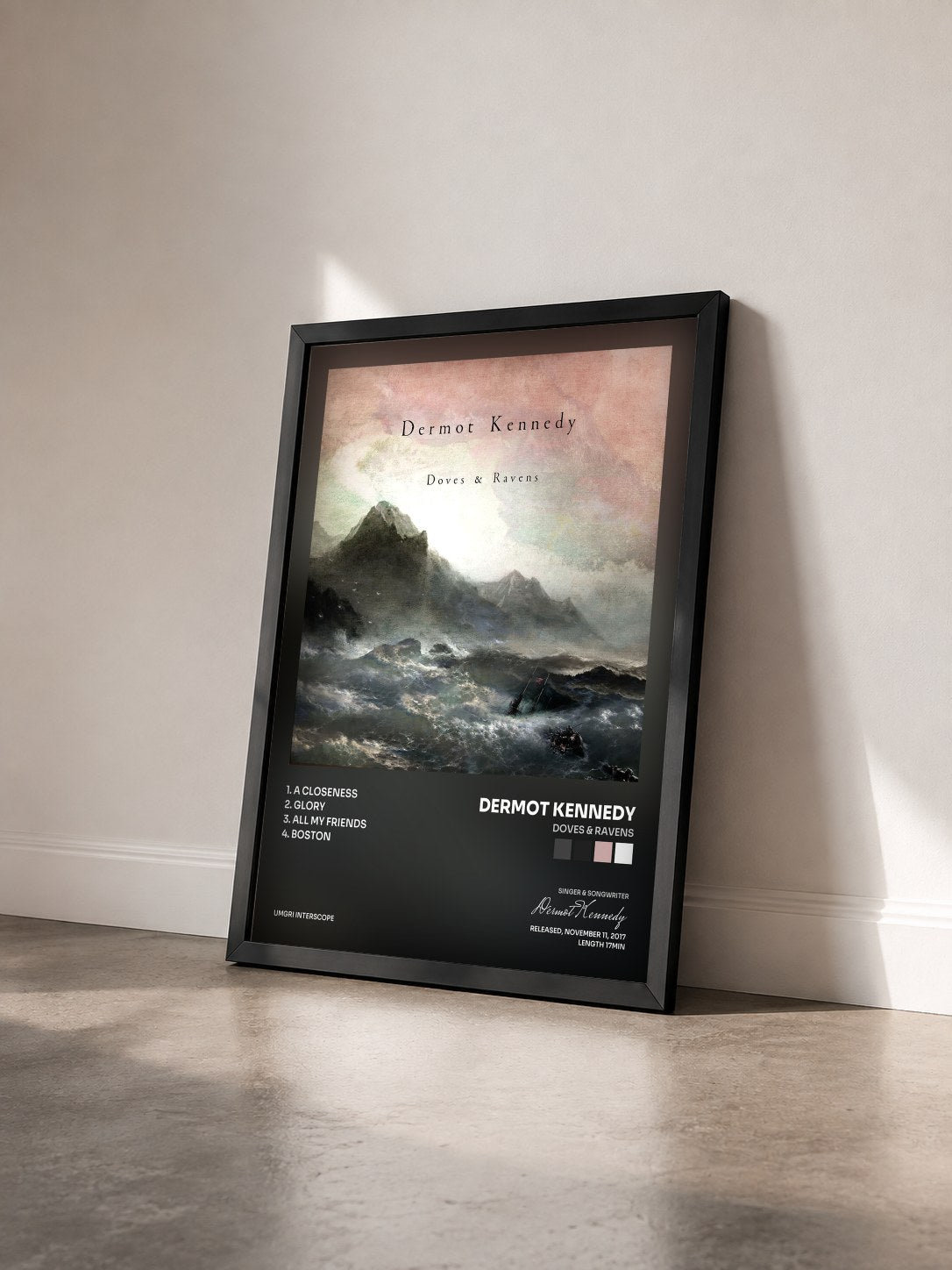 #noir Tableau de l'album Doves & Ravens de Dermot Kennedy vu de trois quarts, cadre noir