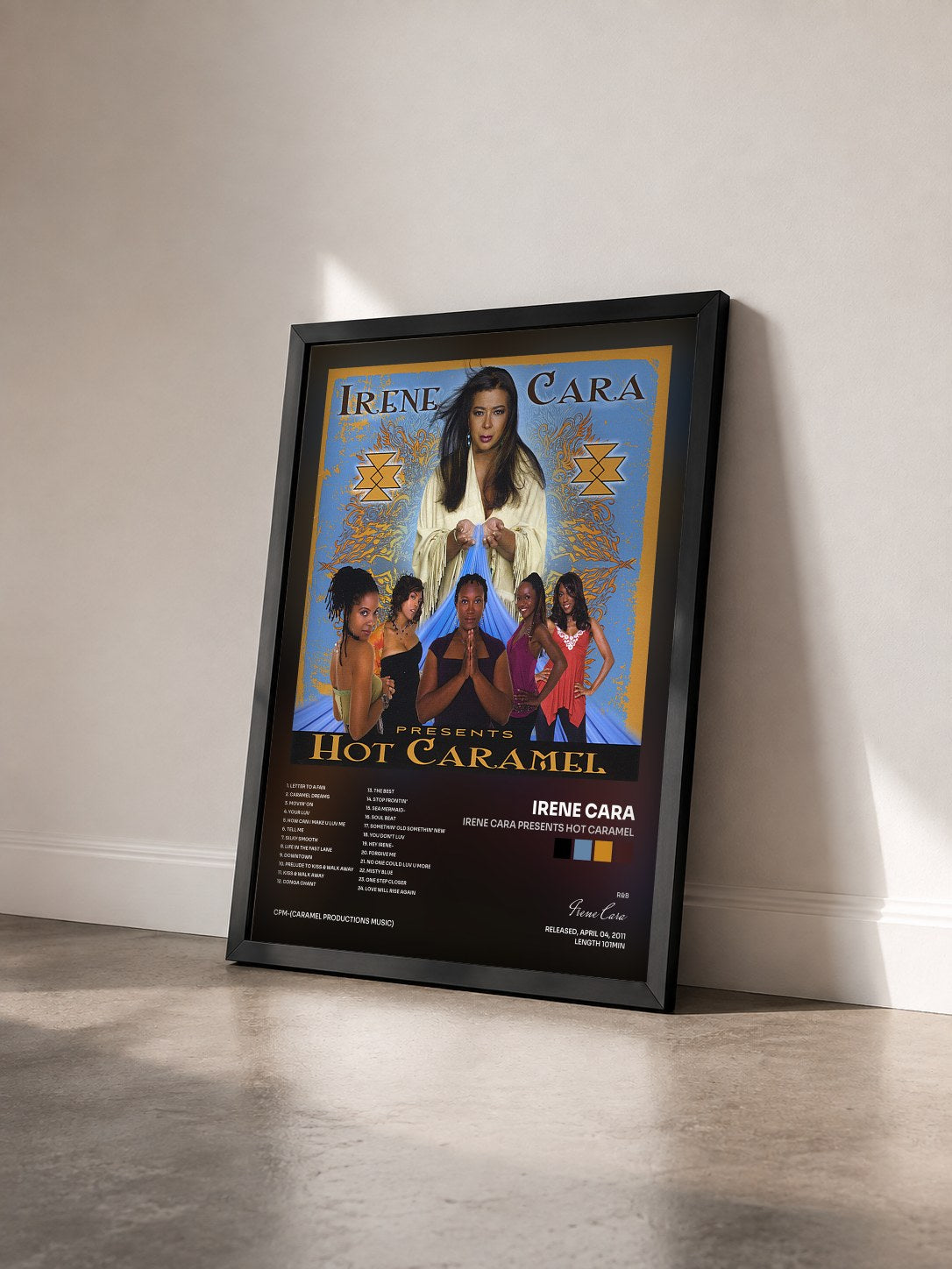 #noir Tableau de l'album Irene Cara Presents Hot Caramel de Irene Cara vu de trois quarts, cadre noir