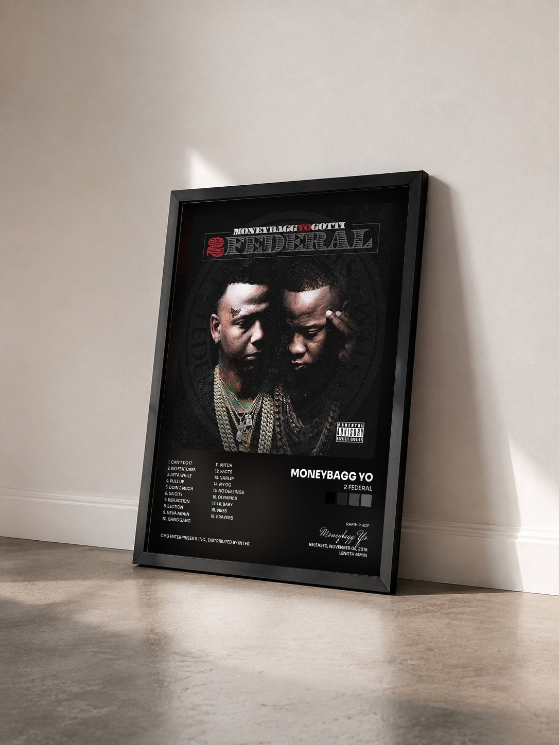 #noir Tableau de l'album 2 Federal de Moneybagg Yo vu de trois quarts, cadre noir