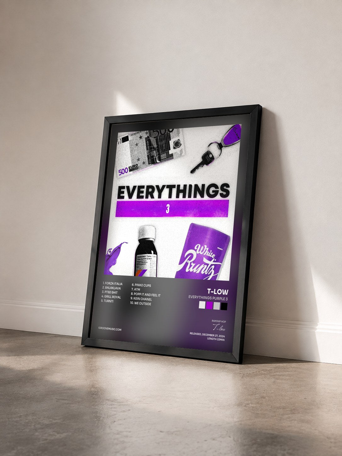 #noir Tableau de l'album EVERYTHINGS PURPLE 3 de T-low vu de trois quarts, cadre noir