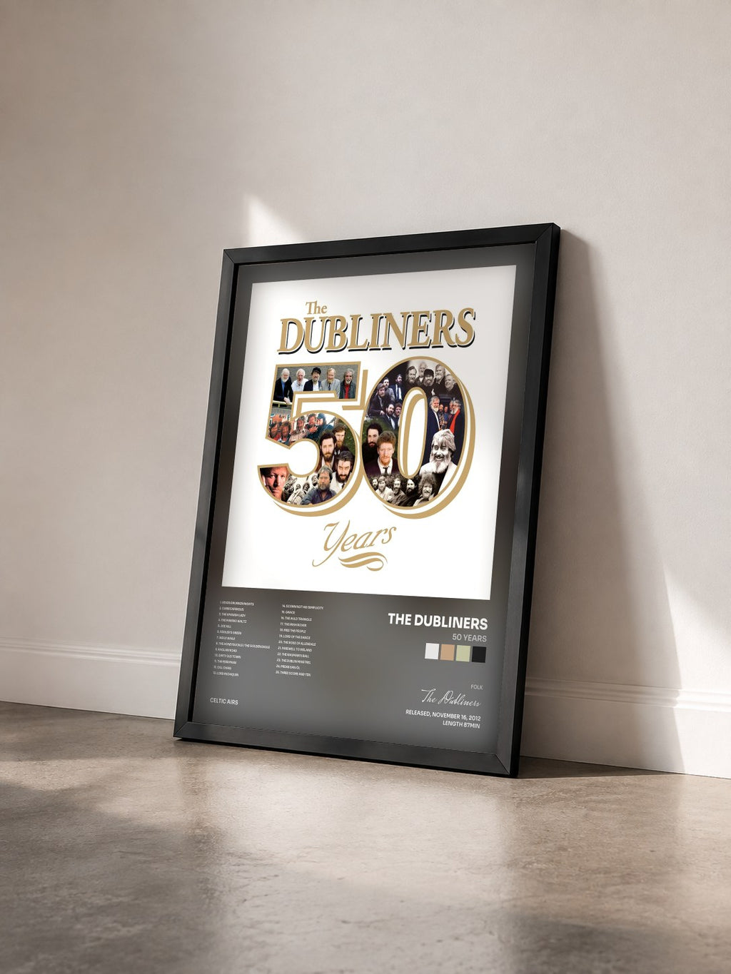 #noir Tableau de l'album 50 Years de The Dubliners vu de trois quarts, cadre noir