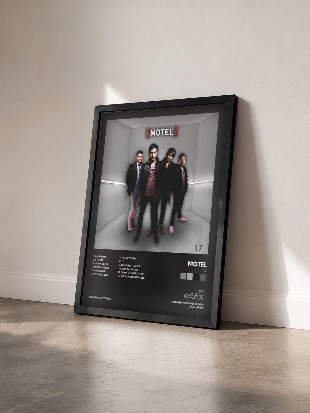 #noir Tableau de l'album 17 de MOTEL vu de trois quarts, cadre noir