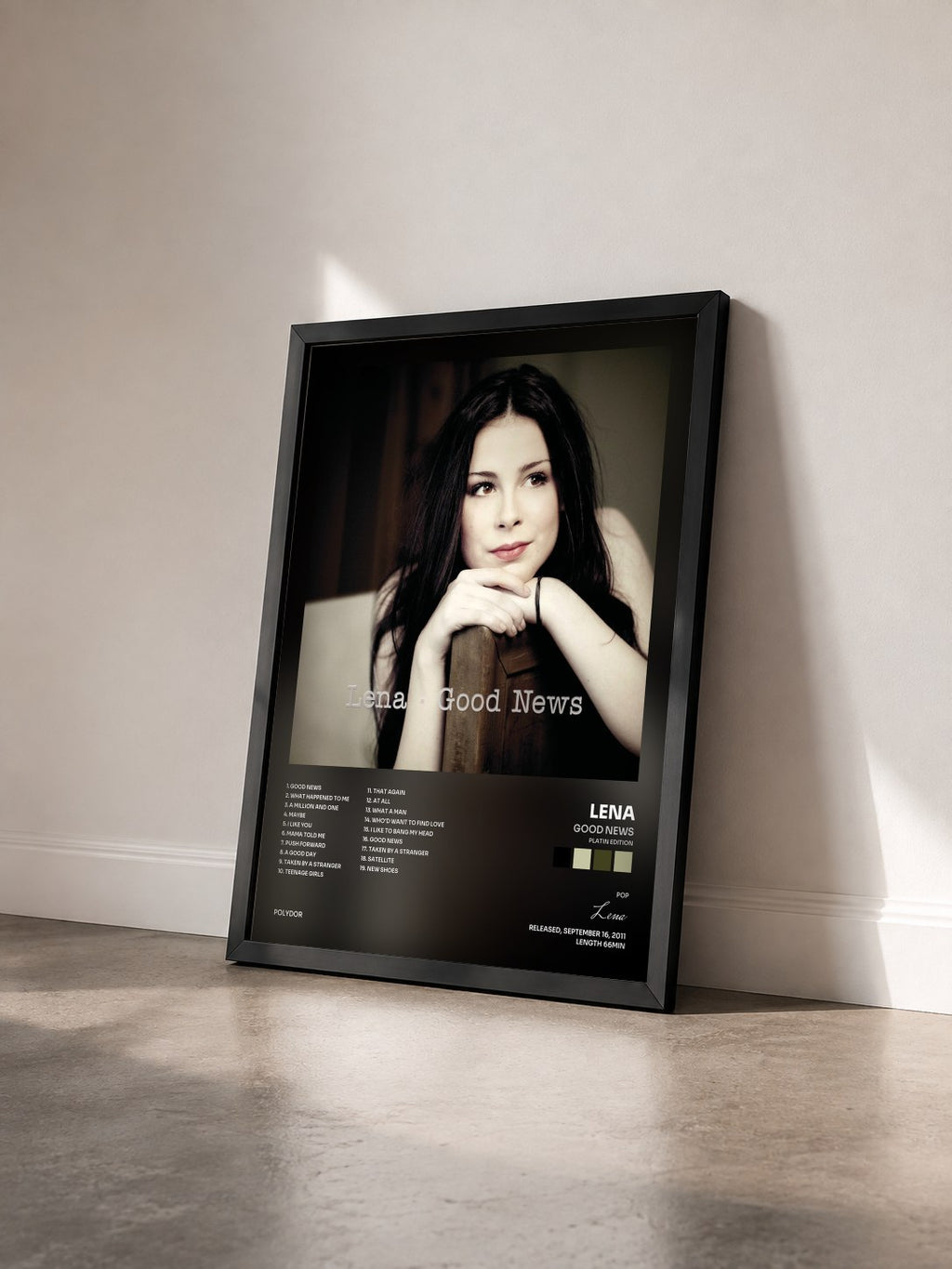#noir Tableau de l'album Good News (Platin Edition) de Lena vu de trois quarts, cadre noir