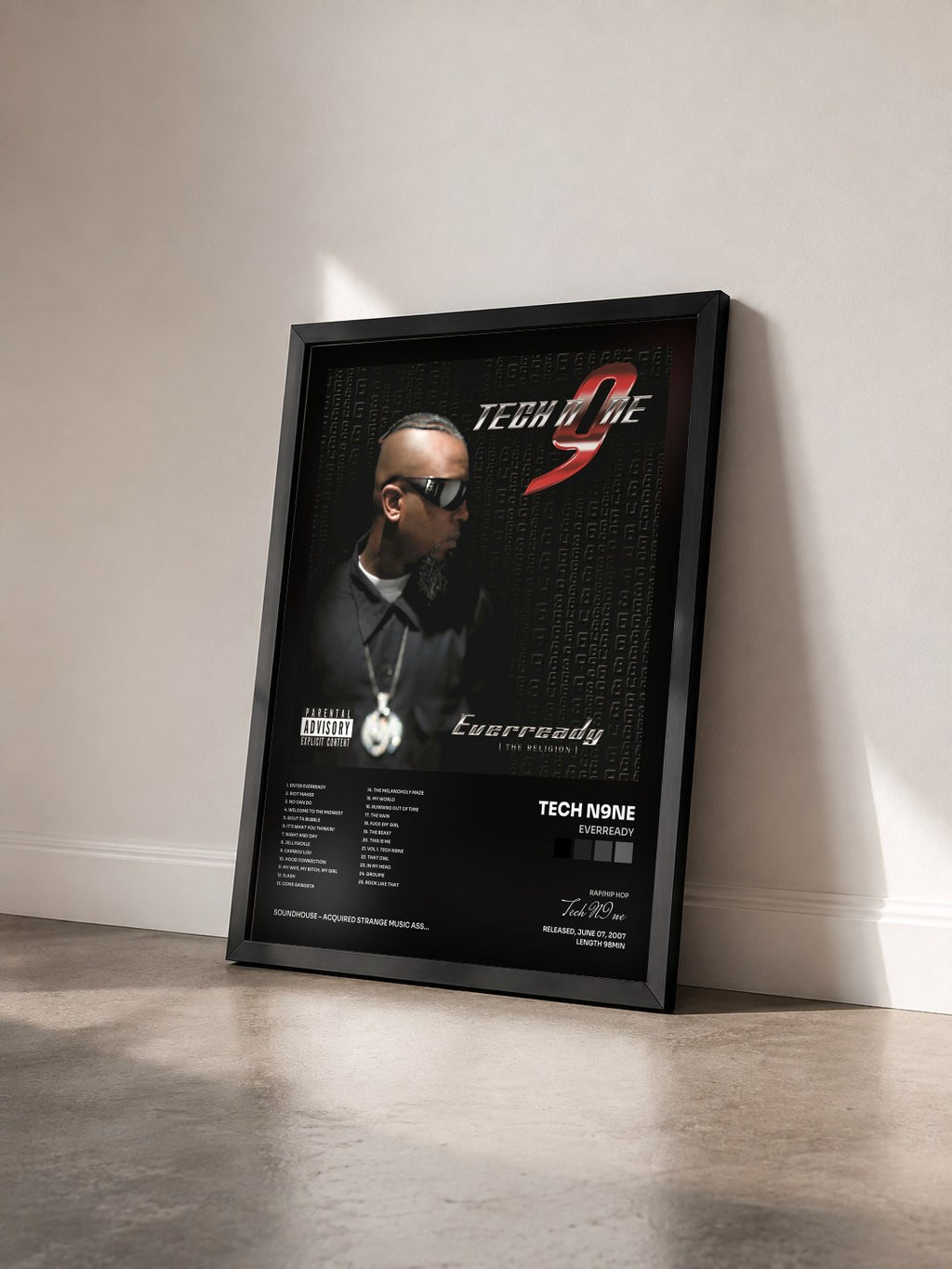 #noir Tableau de l'album Everready de Tech N9ne vu de trois quarts, cadre noir