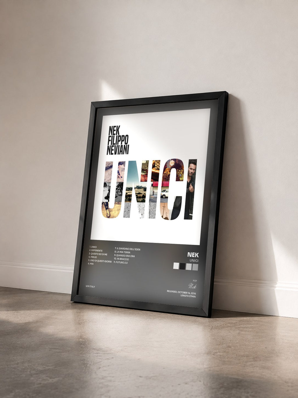 #noir Tableau de l'album Unici de Nek vu de trois quarts, cadre noir