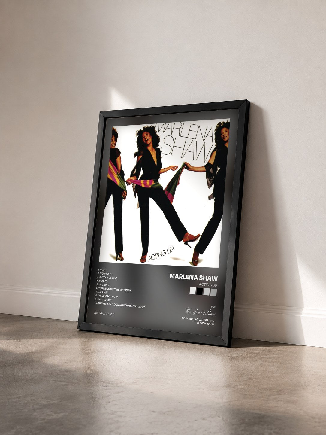 #noir Tableau de l'album Acting Up de Marlena Shaw vu de trois quarts, cadre noir