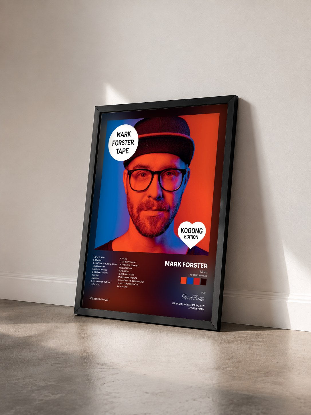 #noir Tableau de l'album TAPE (Kogong Version) de Mark Forster vu de trois quarts, cadre noir