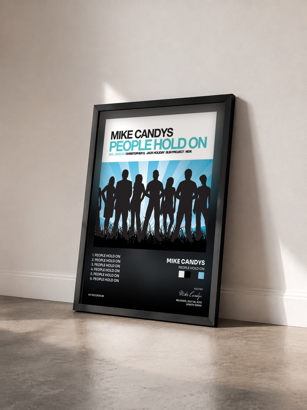 #noir Tableau de l'album People Hold On de Mike Candys vu de trois quarts, cadre noir
