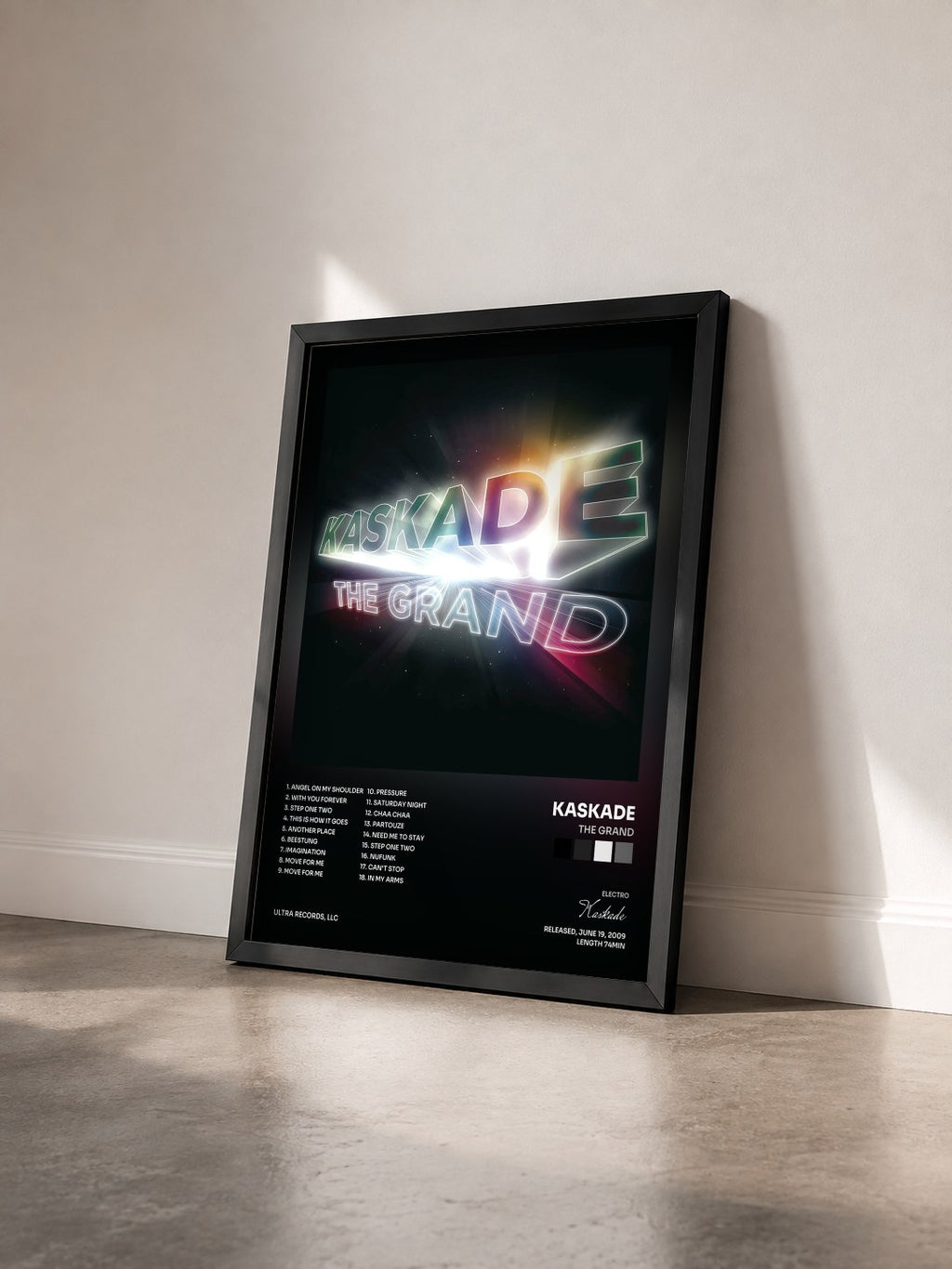 #noir Tableau de l'album The Grand de Kaskade vu de trois quarts, cadre noir