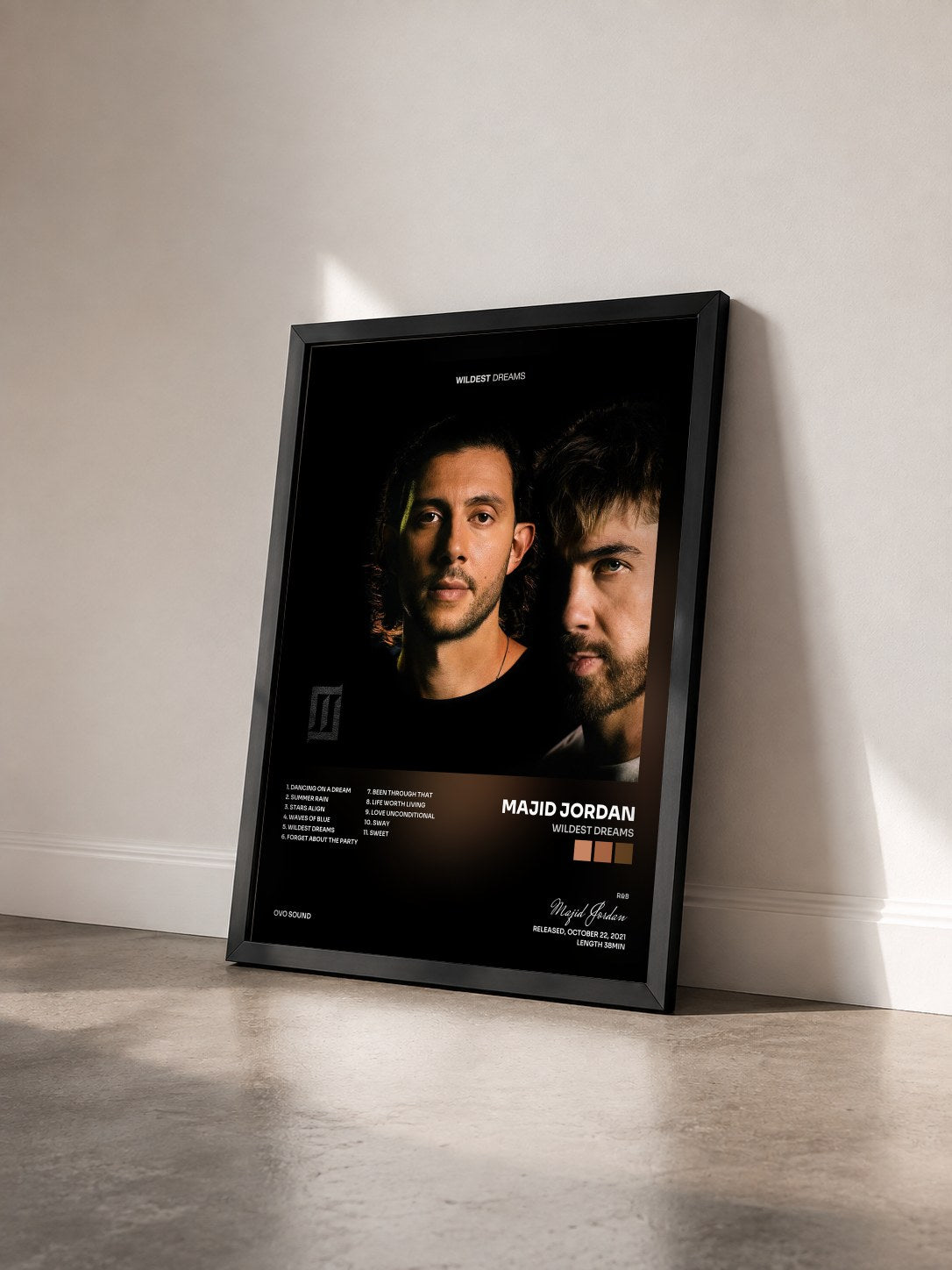 #noir Tableau de l'album Wildest Dreams de Majid Jordan vu de trois quarts, cadre noir