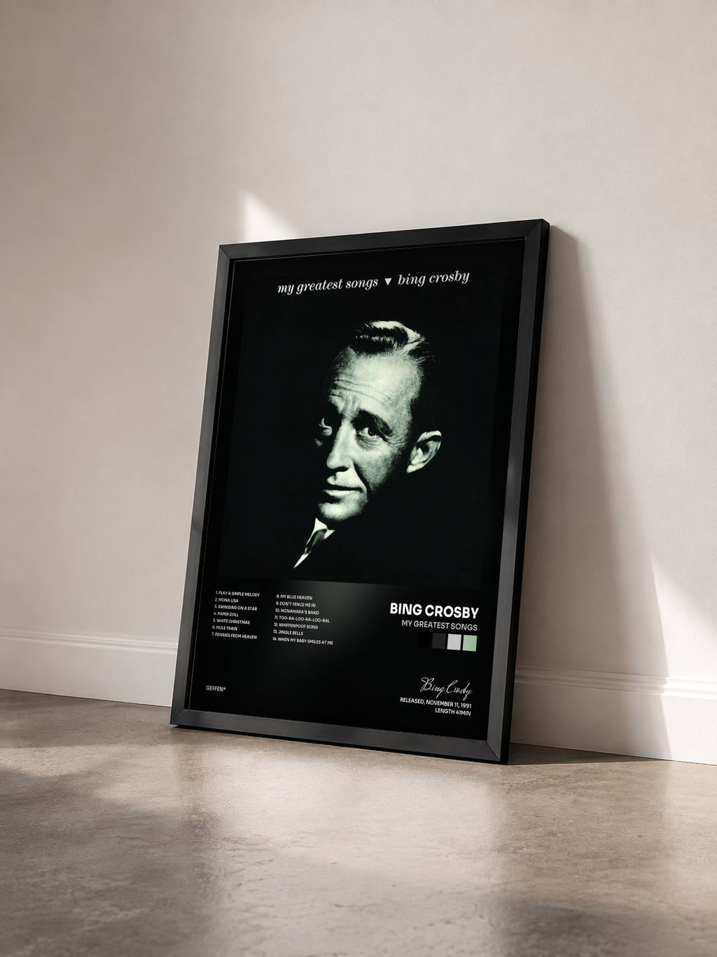 #noir Tableau de l'album My Greatest Songs de Bing Crosby vu de trois quarts, cadre noir