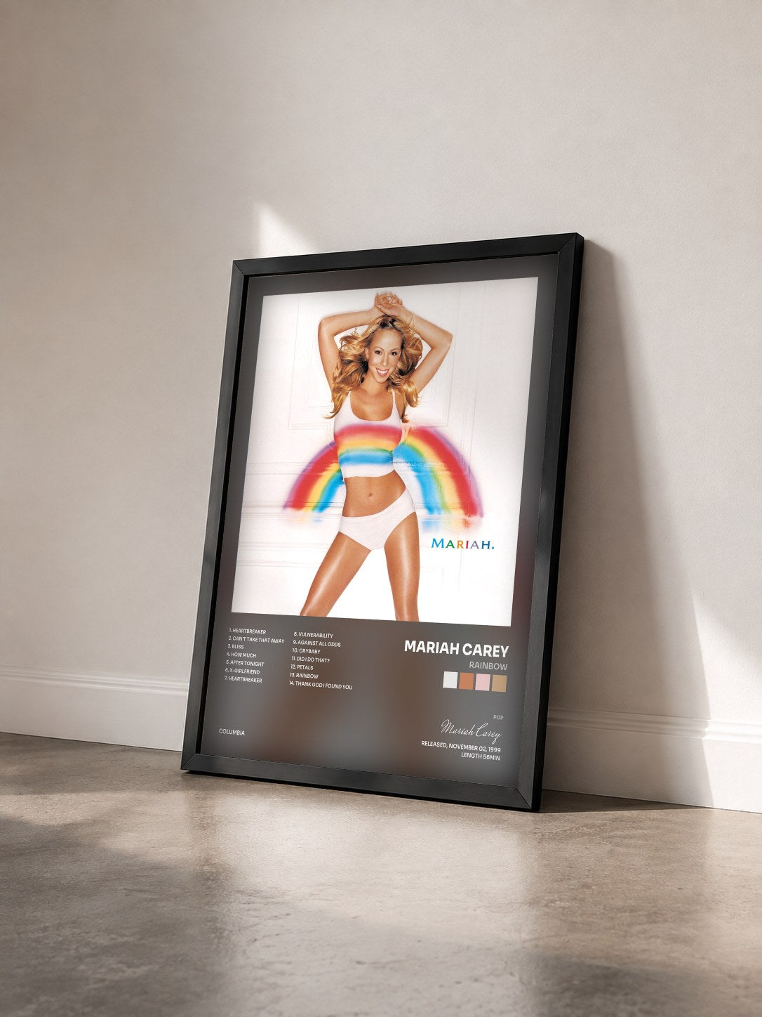 #noir Tableau de l'album Rainbow de Mariah Carey vu de trois quarts, cadre noir