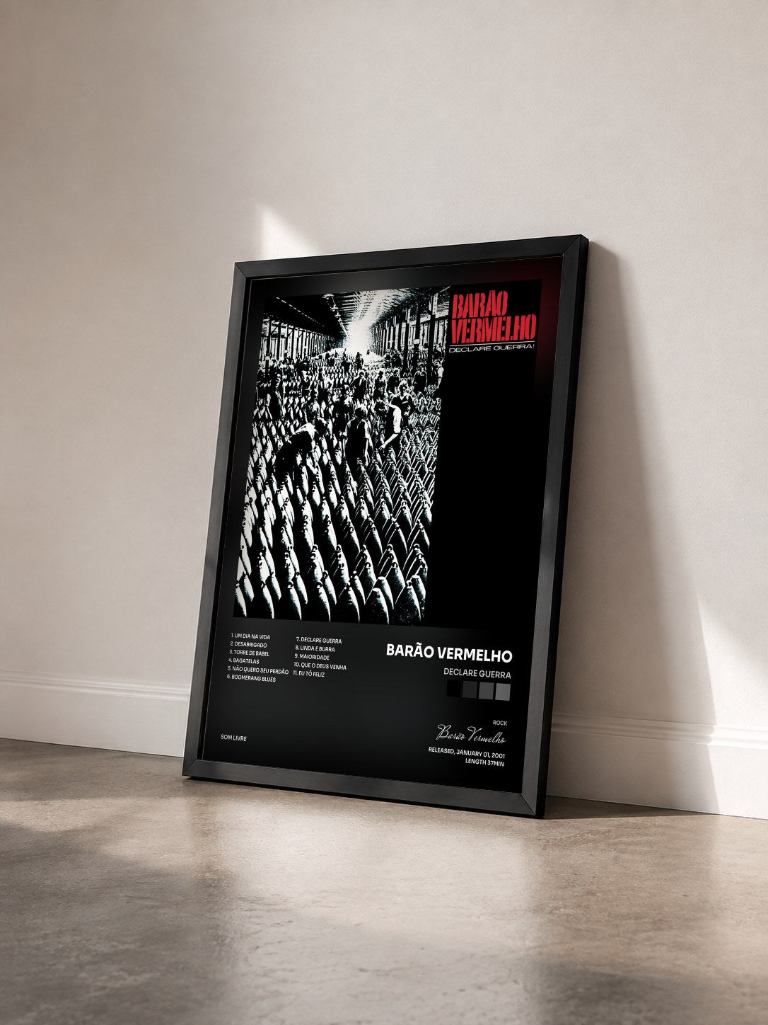 #noir Tableau de l'album Declare Guerra de Barão Vermelho vu de trois quarts, cadre noir