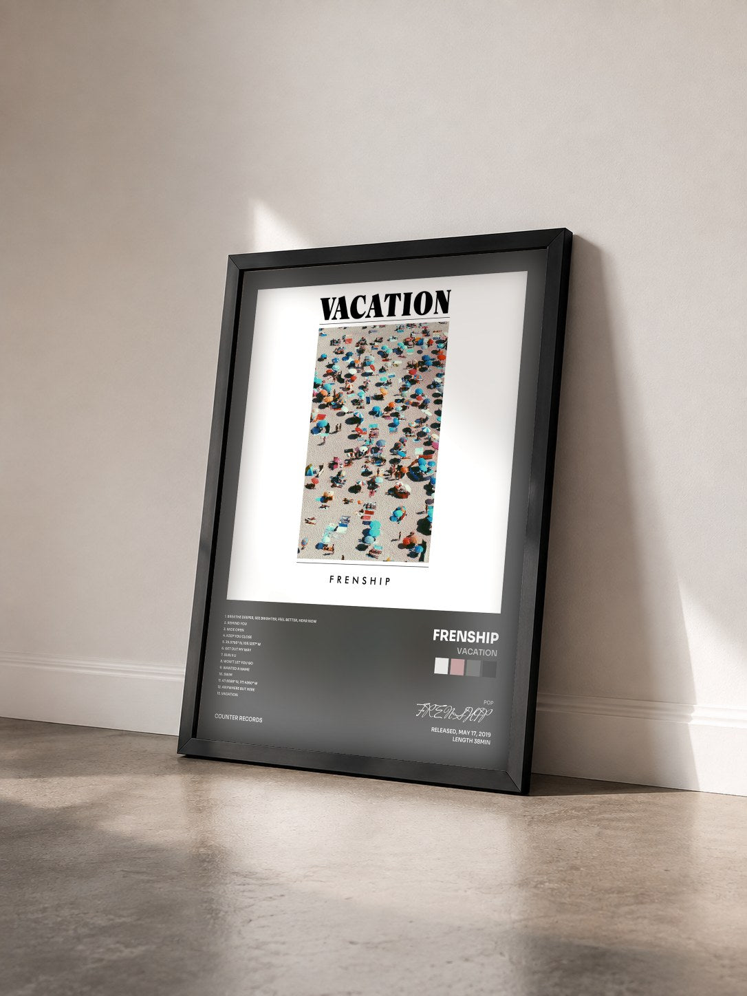 #noir Tableau de l'album Vacation de FRENSHIP vu de trois quarts, cadre noir