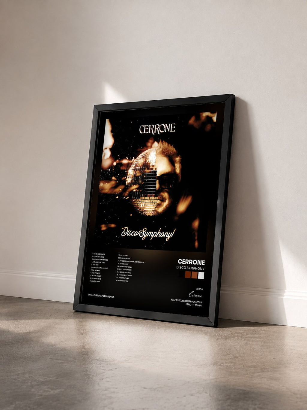 #noir Tableau de l'album Disco Symphony de Cerrone vu de trois quarts, cadre noir