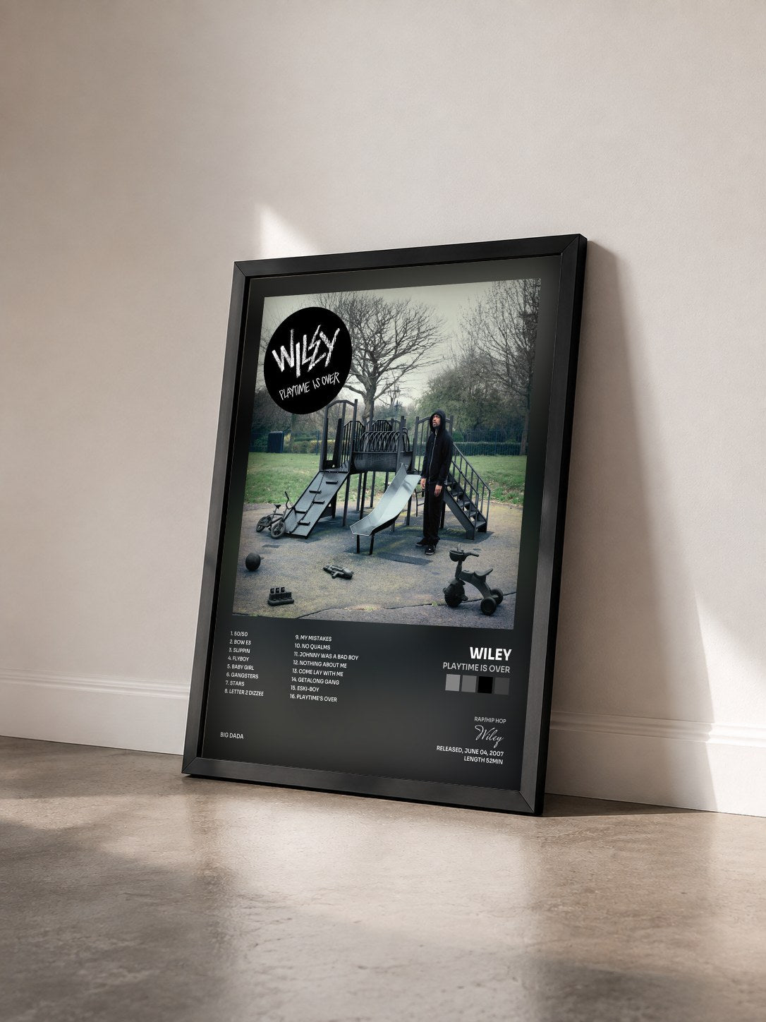 #noir Tableau de l'album Playtime Is Over de Wiley vu de trois quarts, cadre noir