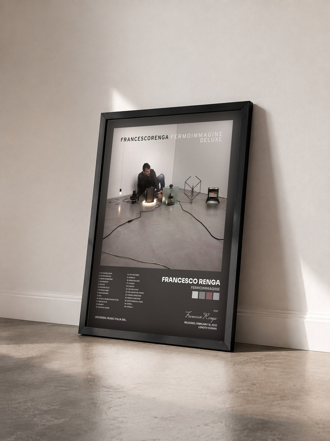 #noir Tableau de l'album Fermoimmagine de Francesco Renga vu de trois quarts, cadre noir