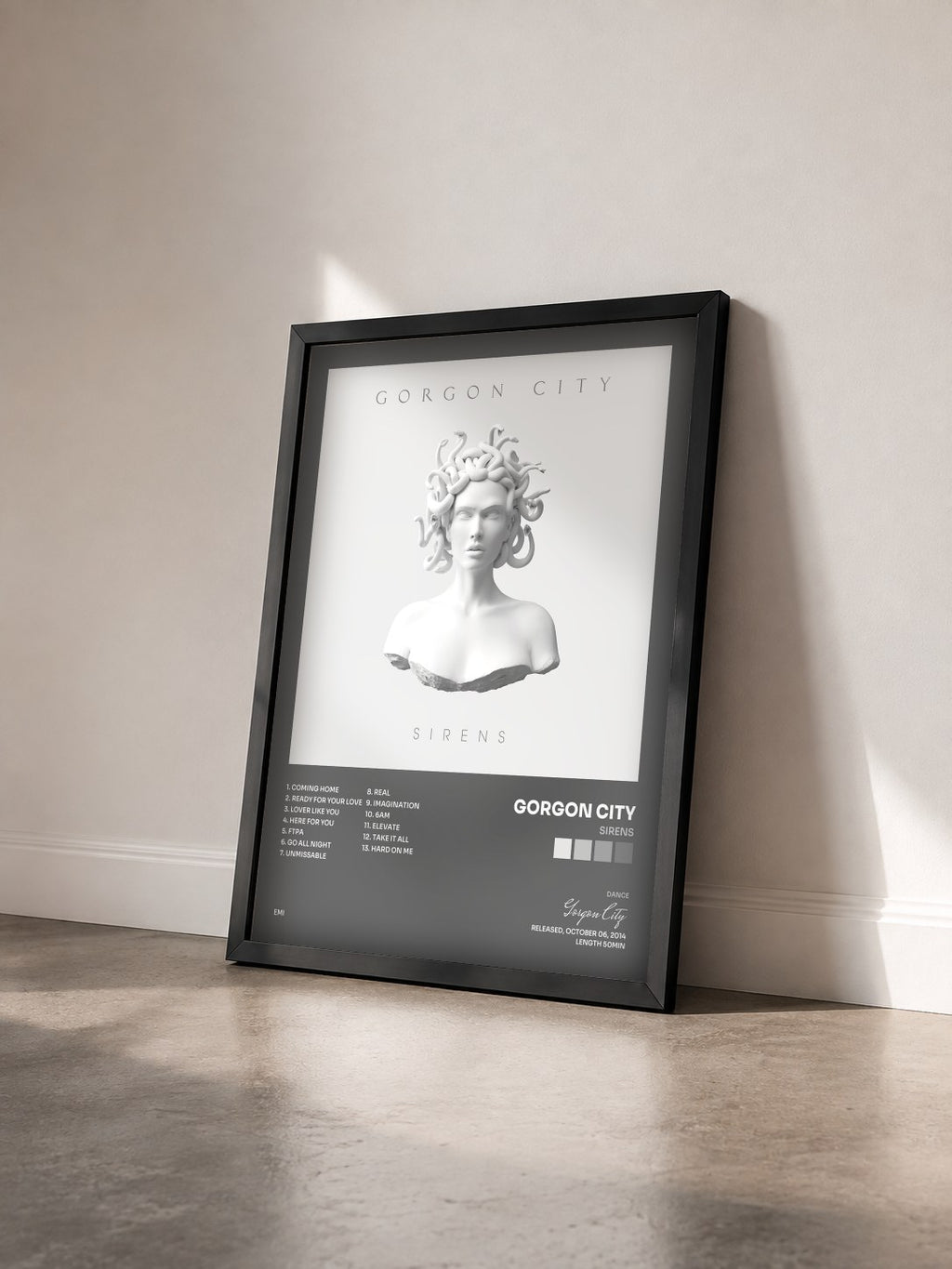 #noir Tableau de l'album Sirens de Gorgon City vu de trois quarts, cadre noir