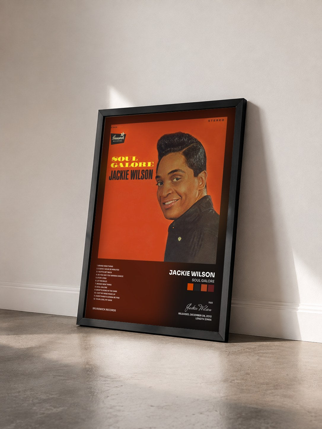#noir Tableau de l'album Soul Galore de Jackie Wilson vu de trois quarts, cadre noir