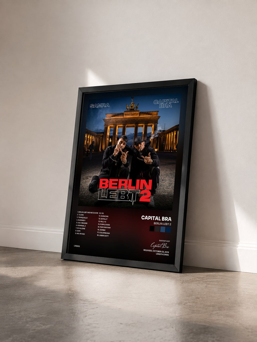 #noir Tableau de l'album Berlin lebt 2 de Capital Bra vu de trois quarts, cadre noir